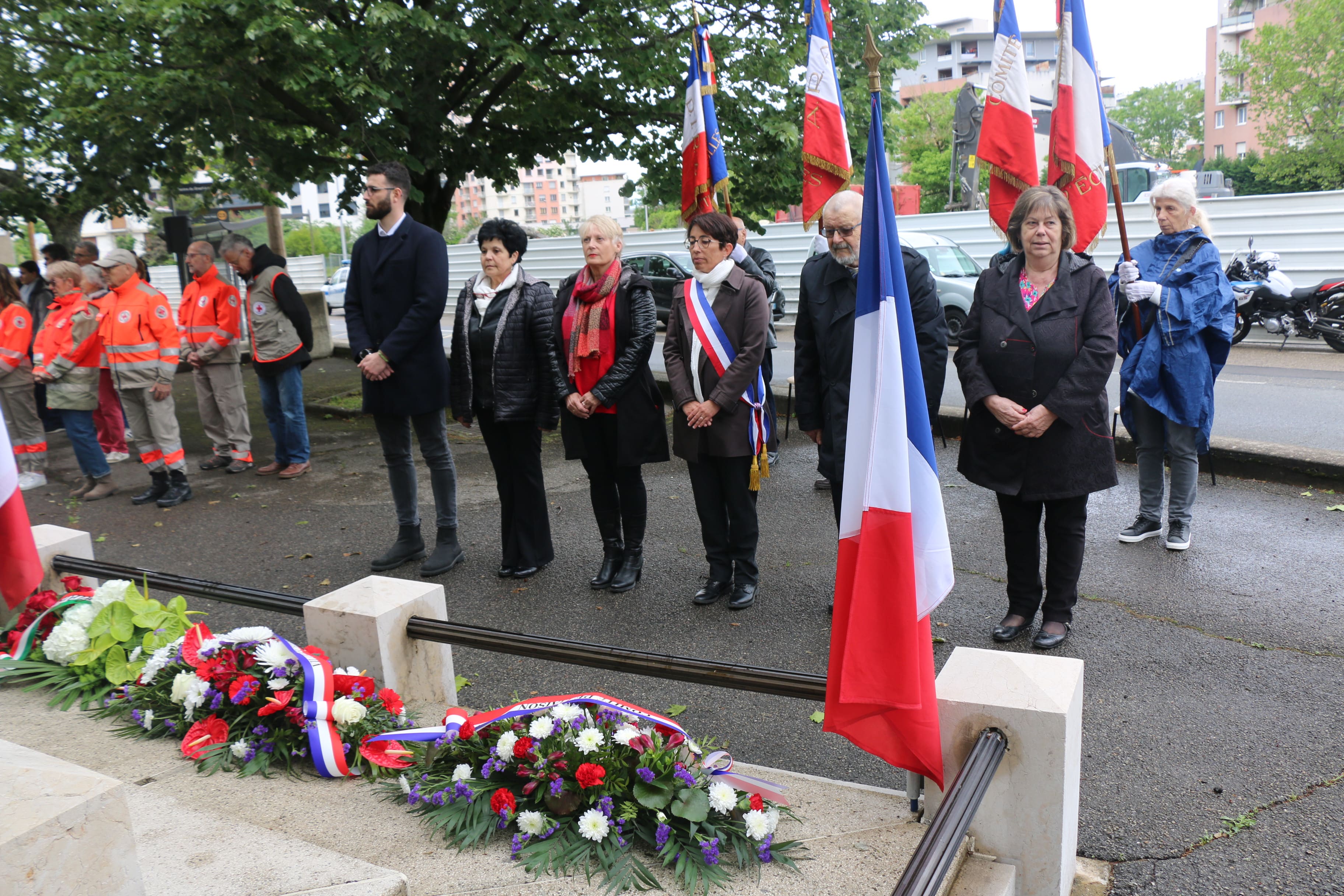 Hommage aux victimes de la Seconde Guerre mondiale, place de la Libération. 