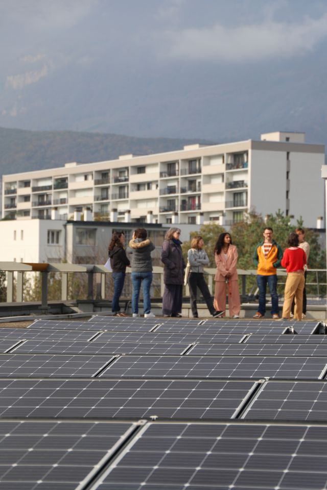 La toiture de l'hôtel de ville est équipée d'une centrale photovoltaïque en autoconsommation de 99 kilowatt crête depuis 2020. Une installation qui devrait bientôt être rejointe par d'autres...