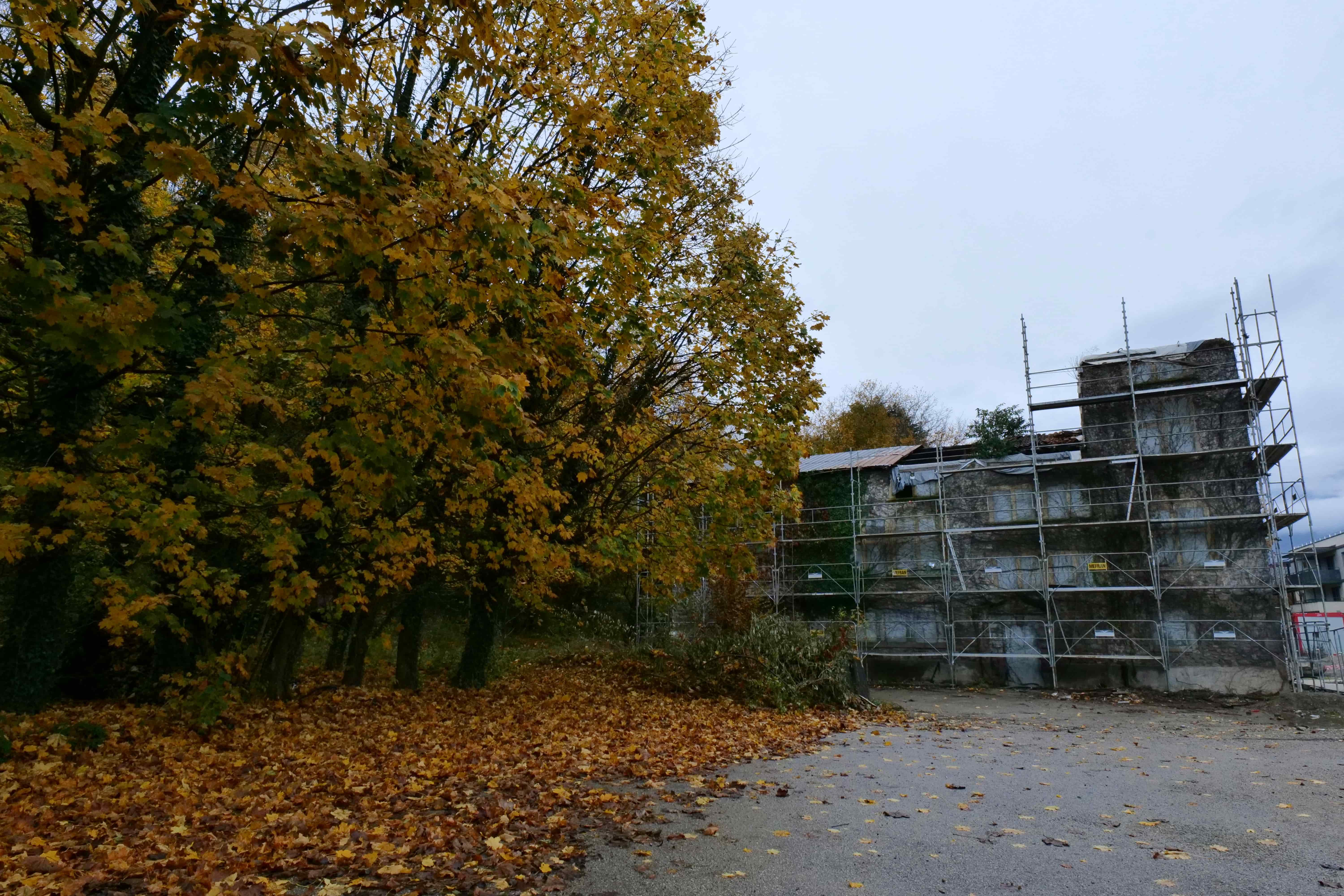 Le château de Pisançon est en rénovation.