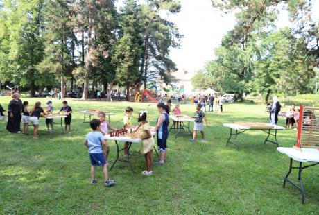 Les grands jeux en bois des ludothèques ont rencontré un joli succès auprès des enfants.