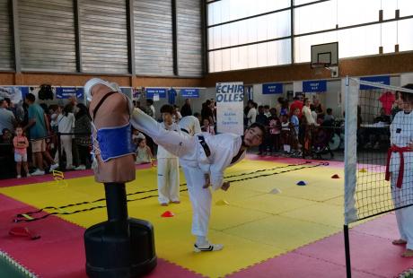 La boxe était aussi à l'essai par les plus petits.