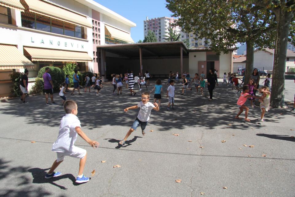 Rentrée scolaire 2016 : Pause méridienne à l'école Langevin