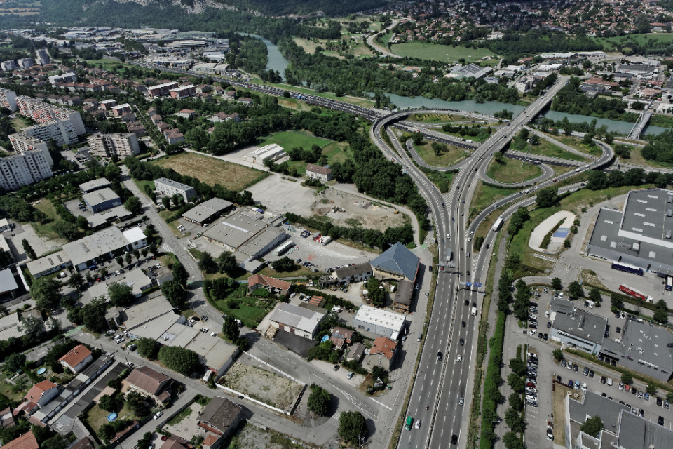 vue aérienne du rondeau et de l'A480