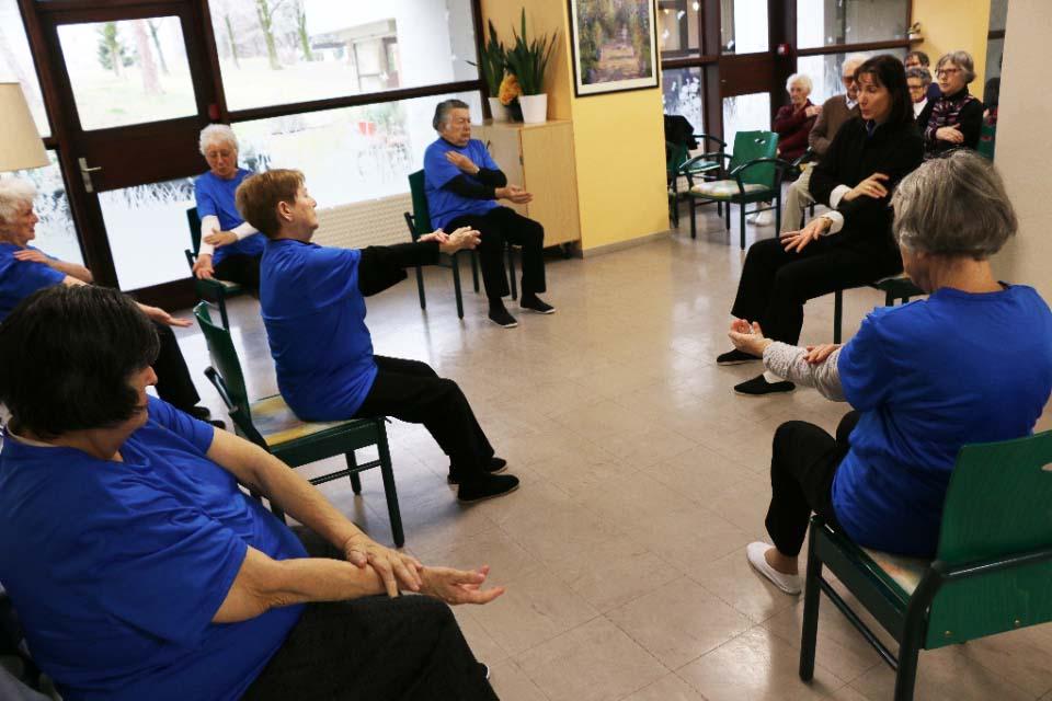 Séance de qi gong à la résidence autonomie Maurice Thorez