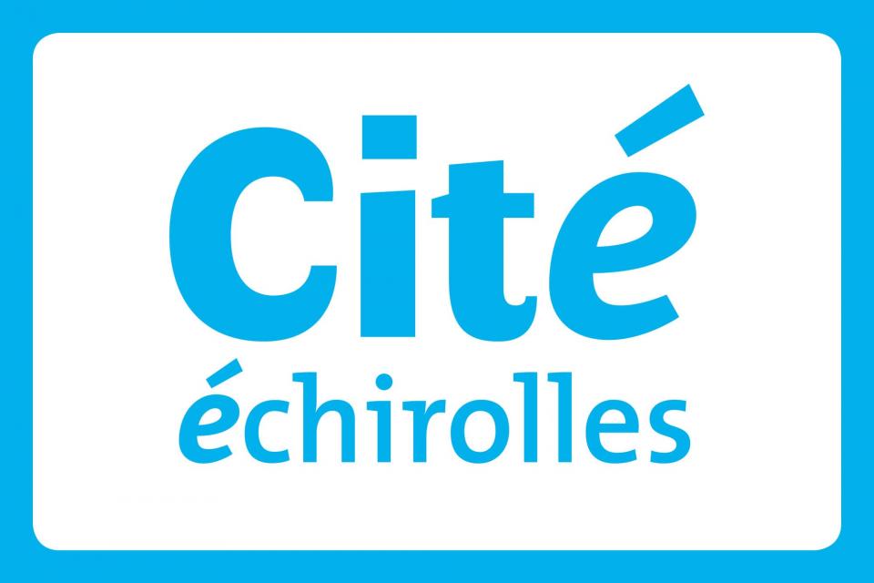 Cité Échirolles est en ligne ! Image avec un encadré bleu ciel. Au centre de l'image il est écrit Cité Échirolles.