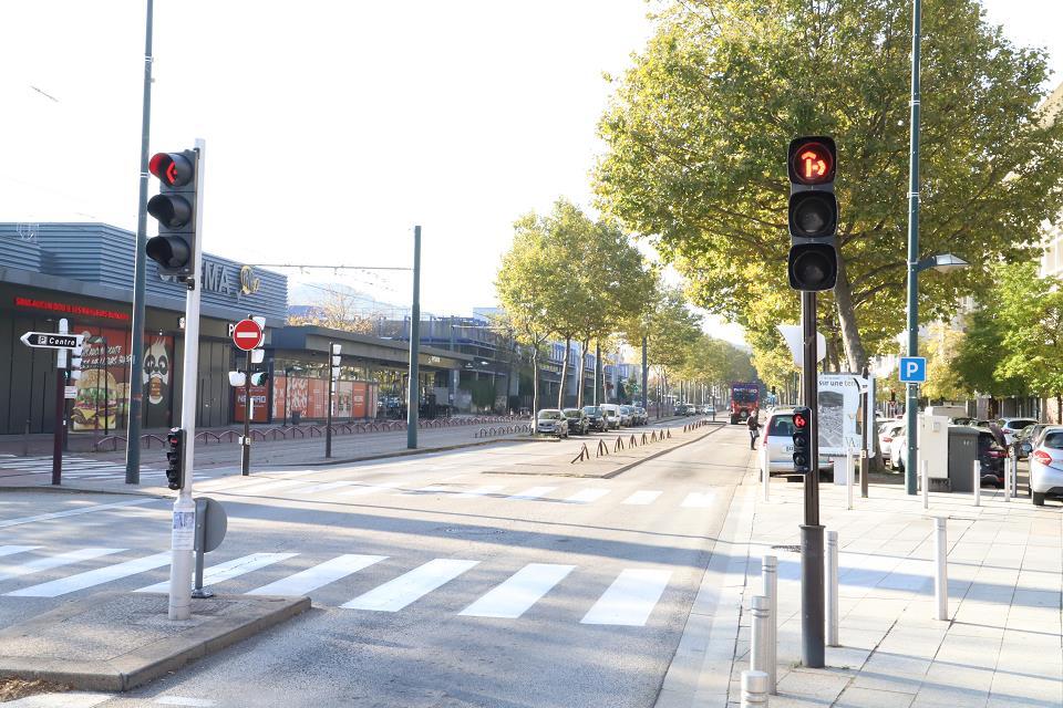 route et feu tricolore