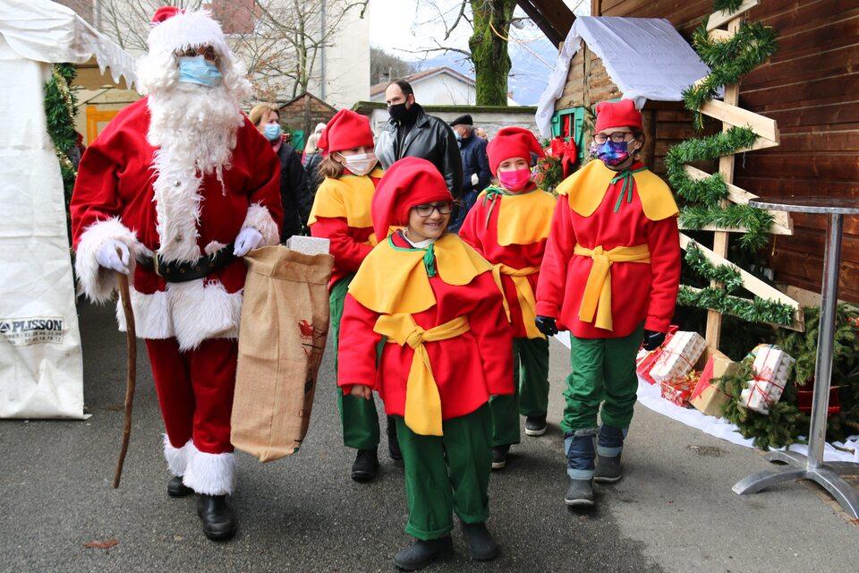 Ambiance Feerique Au Marche De Noel Echirolles