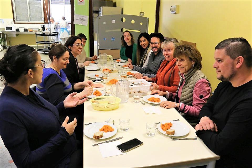 Restauration scolaire : Les enfants, les parents et les pros, à table !