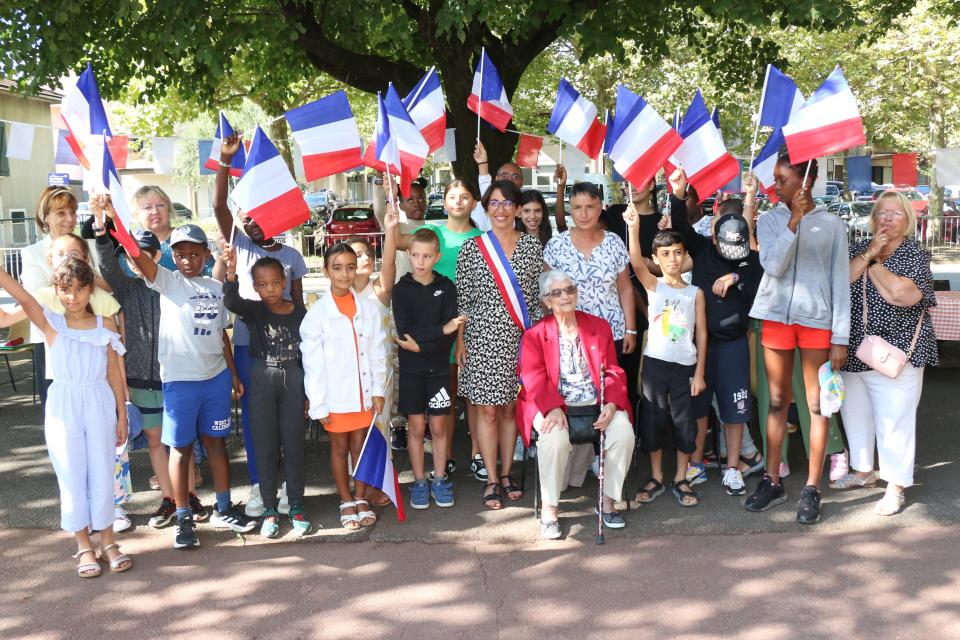 De Lydie Mossière qui a subit la guerre aux enfants d'Evade, la commémoration est intergénérationnelle. 