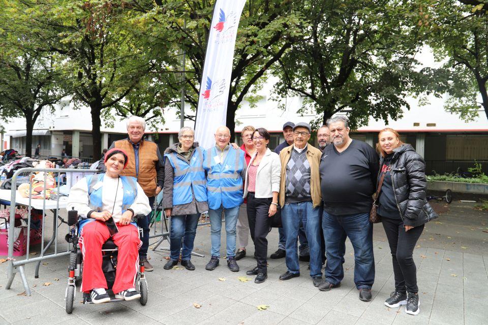 La maire Amandine Demore, les élu-es Sylvette Rochas et Renzo Sulli, étaient aux côtés des organisateur-trices pour cette belle fête de quartier au Gâtinais. 