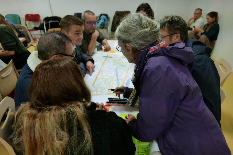 la première assemblée des quartiers d'automne s'est déroulée à l'espace jeunes Picasso.